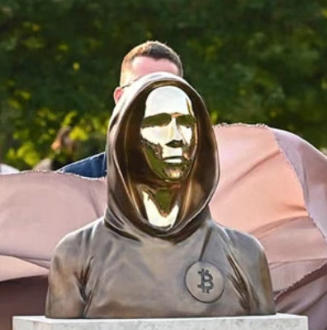 重庆3岁男童乘车坐前排险丢命 儿童